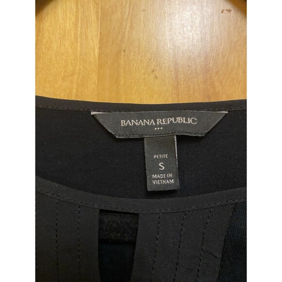 Banana Republic Women's black long-sleeve blouse V-neck and ruffle hem Size/ SP - Picture 6 of 10